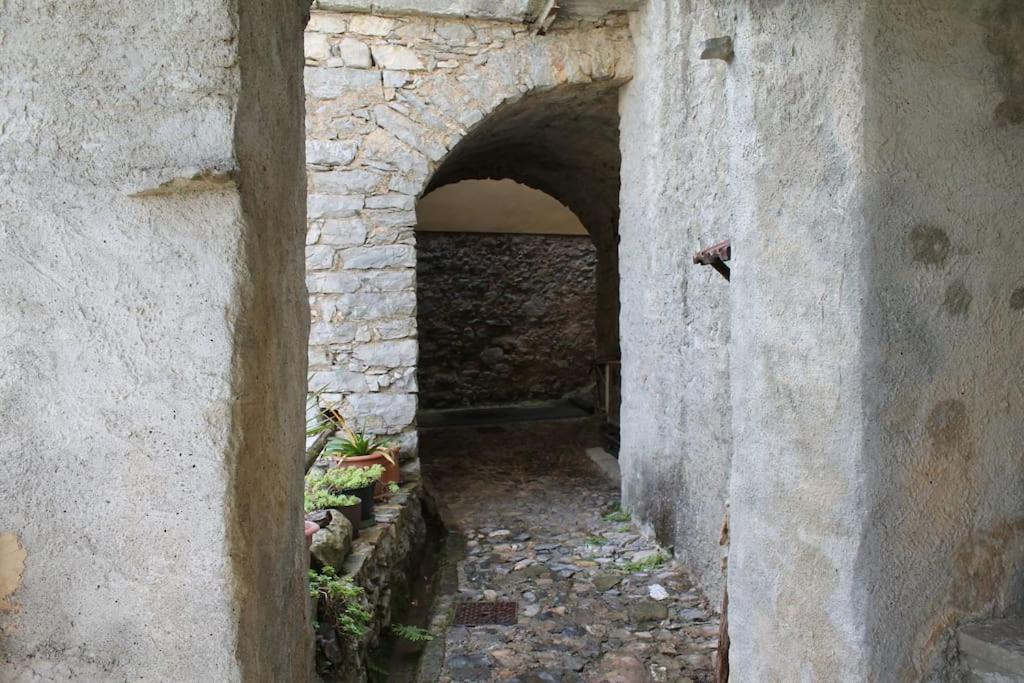 Casa Nel Borgo Antico Villa Quaratica Esterno foto