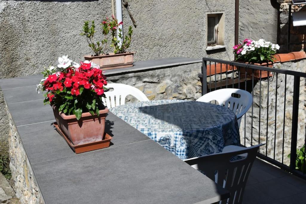 Casa Nel Borgo Antico Villa Quaratica Esterno foto