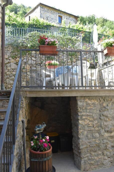 Casa Nel Borgo Antico Villa Quaratica Esterno foto
