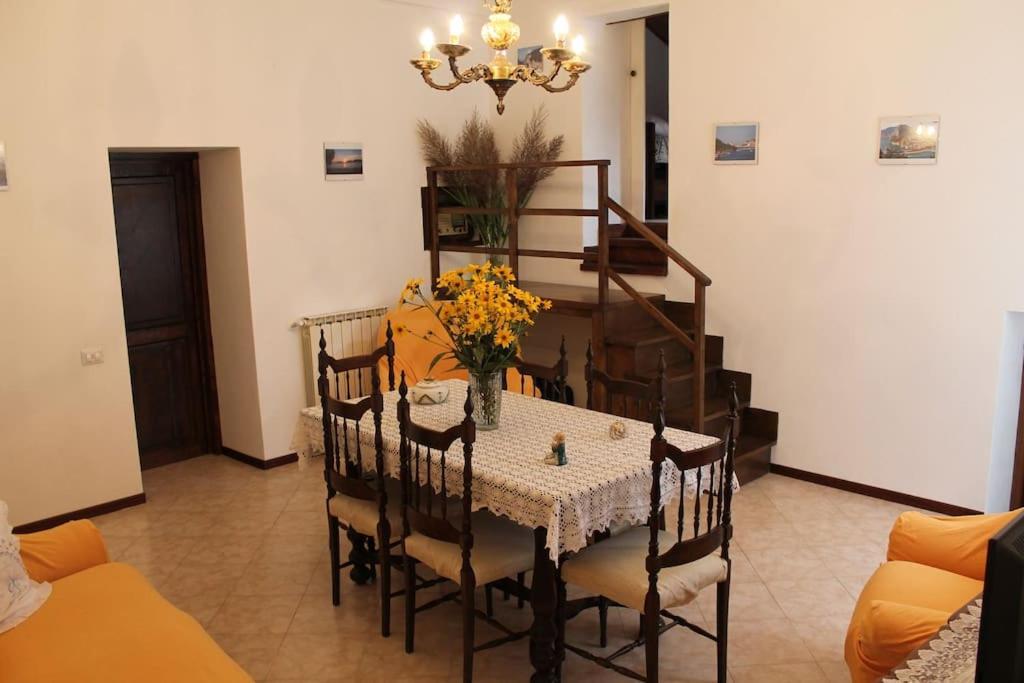 Casa Nel Borgo Antico Villa Quaratica Esterno foto